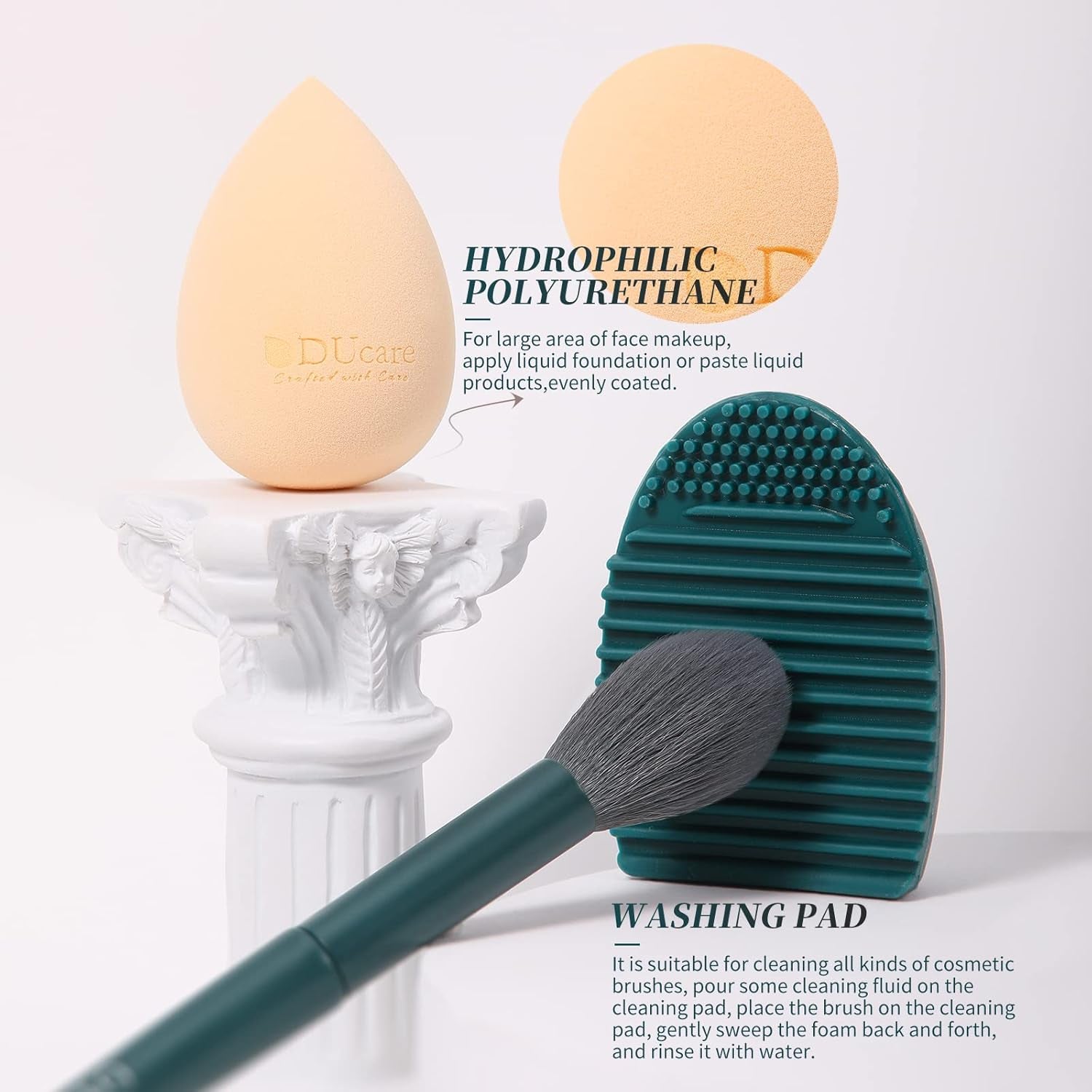 Christmas Makeup Brushes Set 17 Pcs with Brush Cleaning Mat and Makeup Sponge Professional Face Powder Eye Shadow Powder Liquid Cream