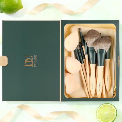 Makeup Brushes 14Pcs with 3Pcs Christmas Sponges Cosmetic Bag Makeup Brush Set for Foundation Blending Face Powder Blush Concealers Eye Shadows